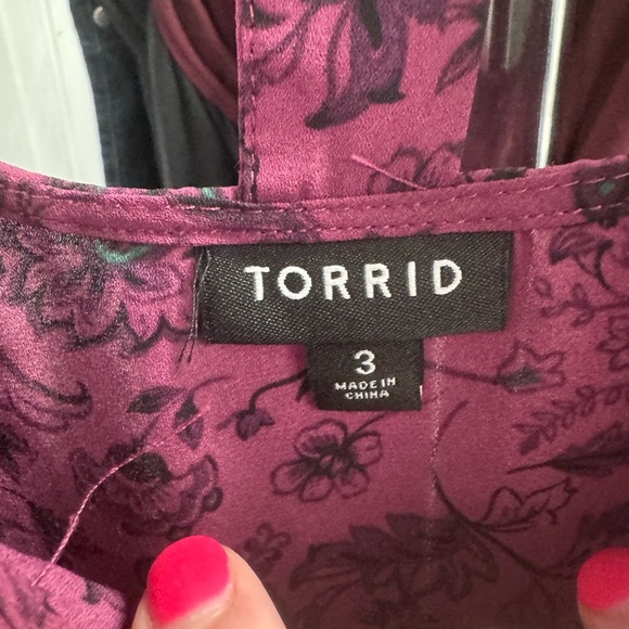 Torrid | Abbey Georgette Cage Back Blouse | size 3 - Picture 6 of 7